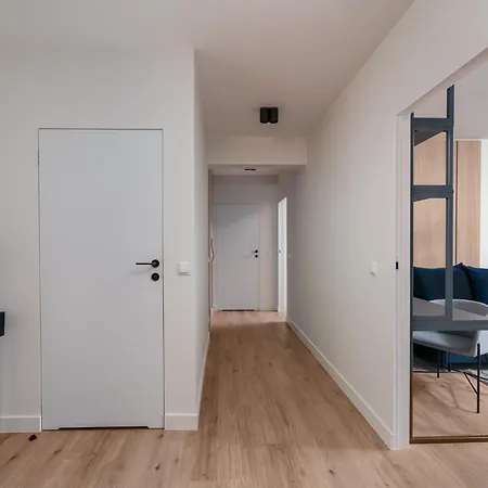 View Apartment, Free Underground Parking, Square 6 Min アパート